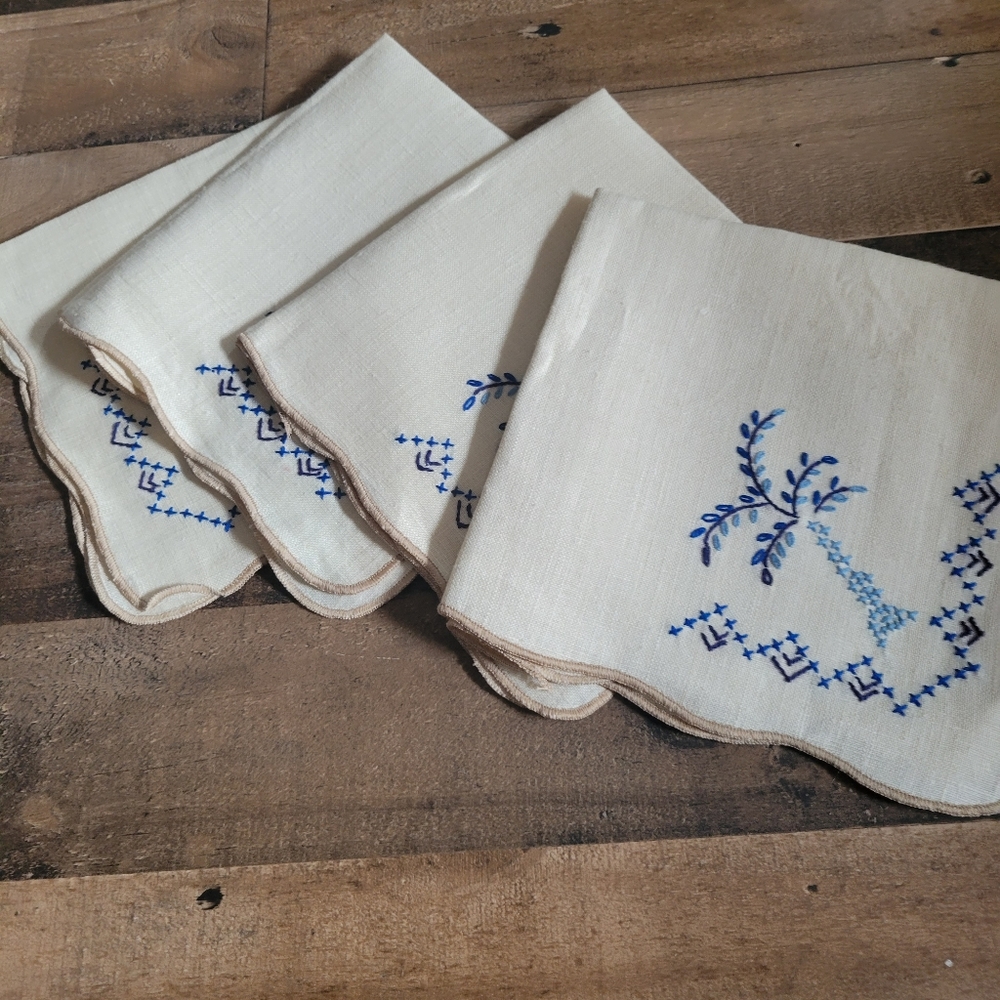New Vintage embroidered table Linens napkins 4 blue palm trees